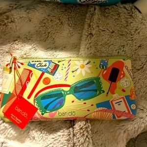 Beautiful glass case with heart Bando glasses.